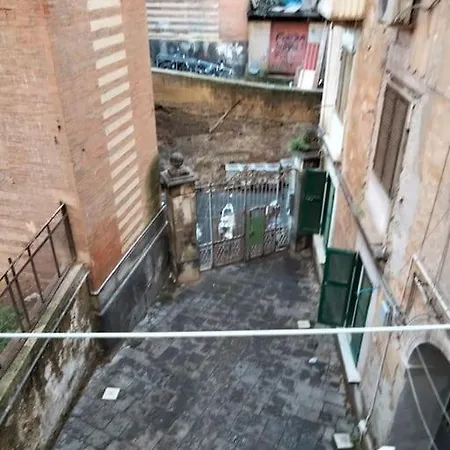 La Casa Del Ponte Napels